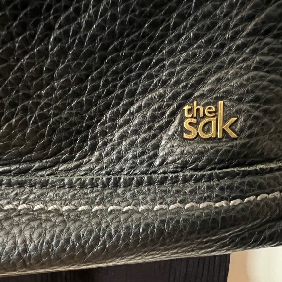 The Sak Crossbody Black Leather Shoulder Bag - Picture 4 of 13